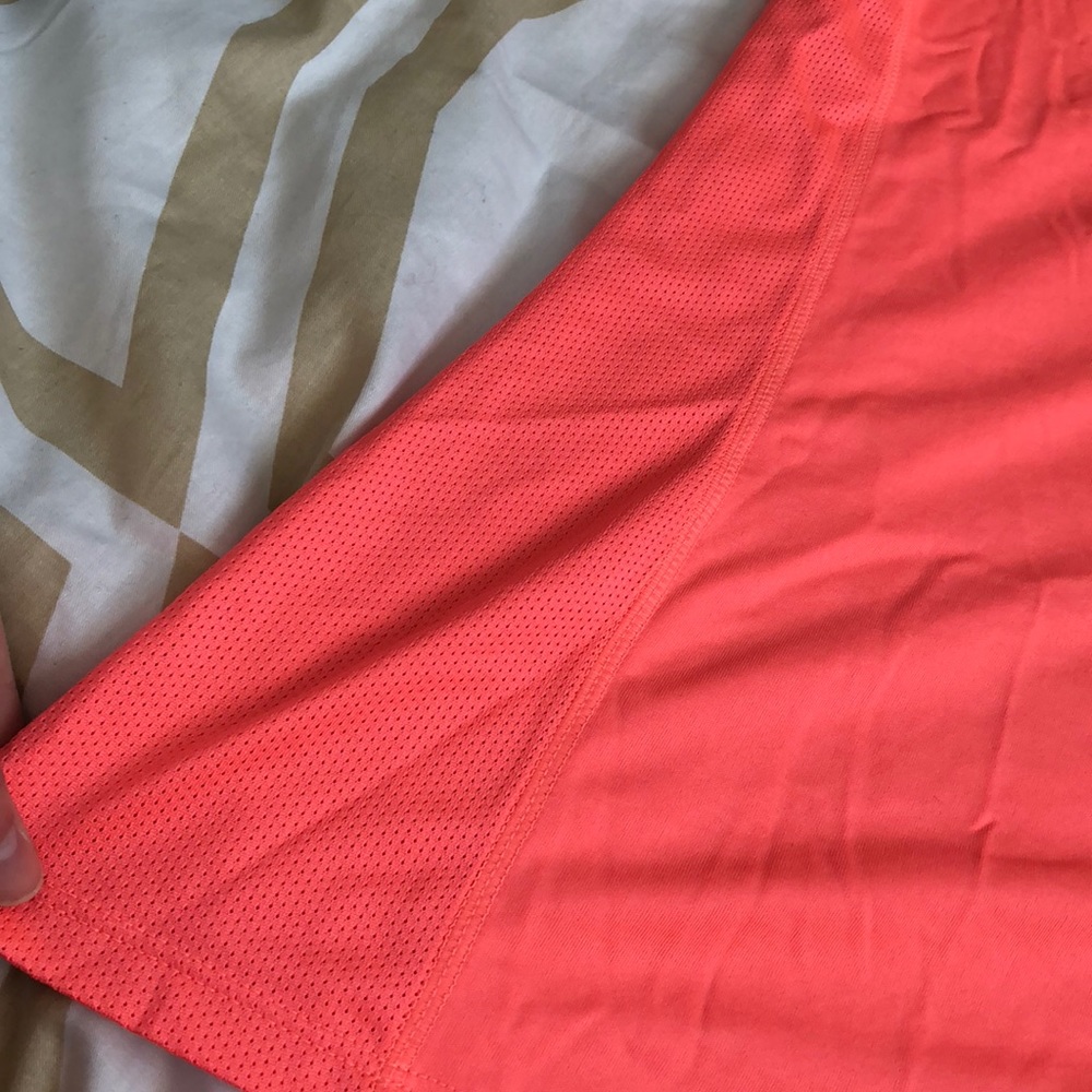 Workout top - Picture 3 of 4